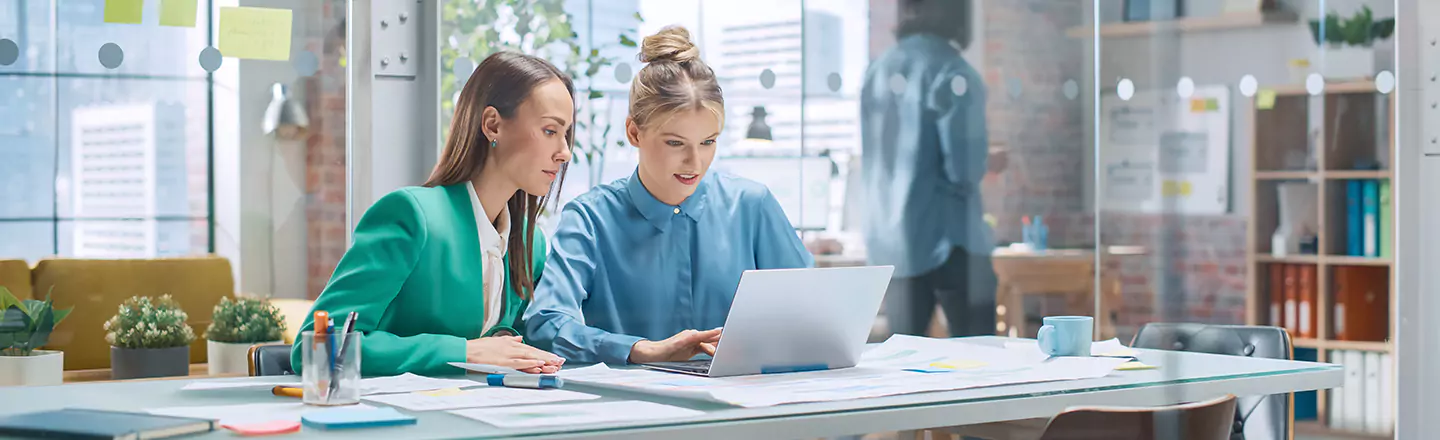 1099 Physicians: Should I Form an S Corp or LLC?
